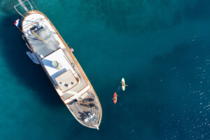 Leisure-on-Yacht