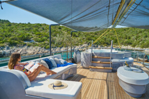 Relaxing-on-Yacht-Rara-Avis